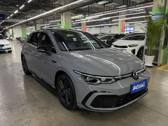 Volkswagen Golf 2023 Model 280TSI DSG R-Line Lite – фото 3