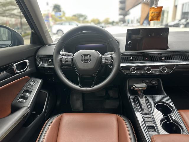 Honda Civic 2022 240TURBO CVT Dynamic C-Position Special – фото 11