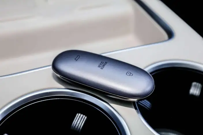 Li Auto MEGA 2024 Model Ultra Edition – фото 7