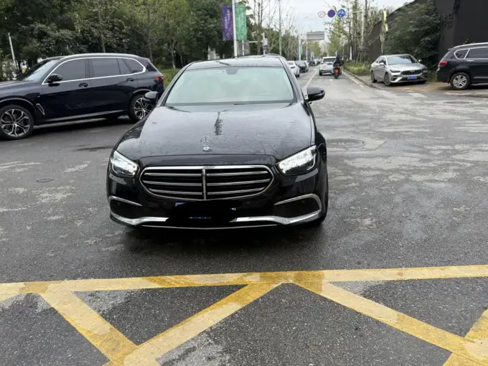 Mercedes-Benz E-Class 2023 Model E 260 L sedan – фото 2