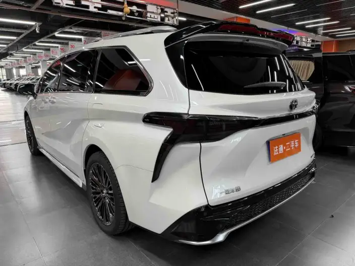 Granvia 2024 Model Intelligent Hybrid 2.5L 4WD Noble PLUS Edition – фото 4