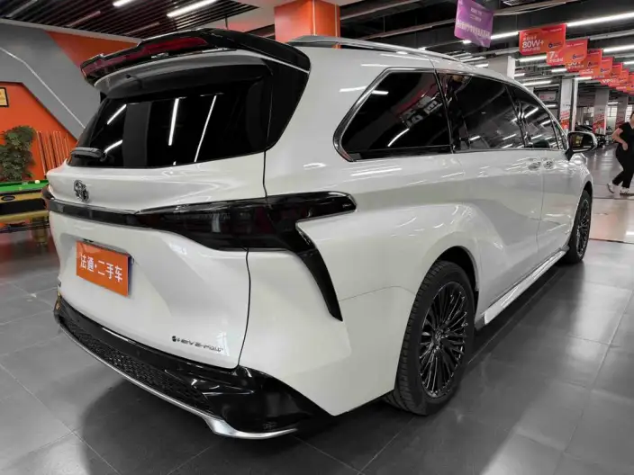 Granvia 2024 Model Intelligent Hybrid 2.5L 4WD Noble PLUS Edition – фото 6