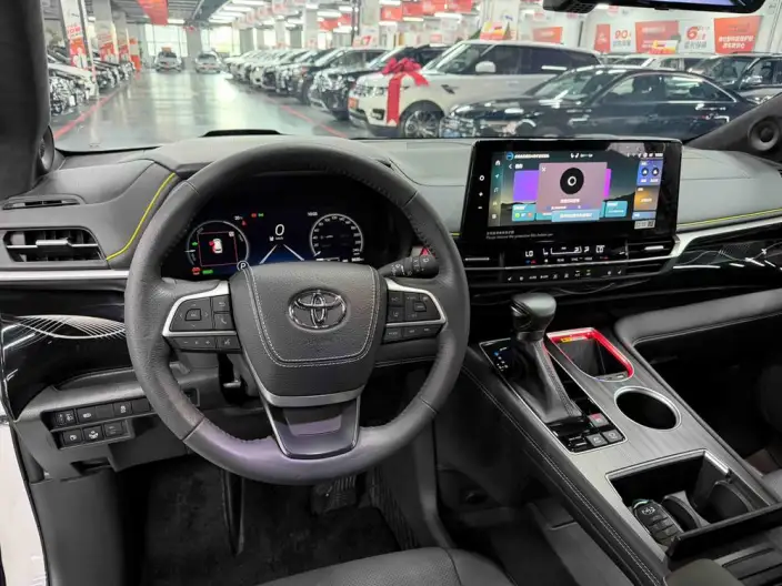 Granvia 2024 Model Intelligent Hybrid 2.5L 4WD Noble PLUS Edition – фото 9