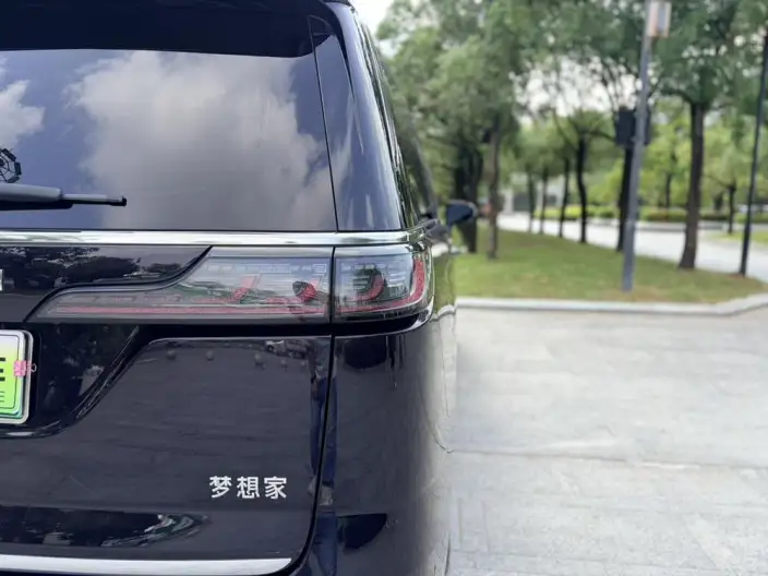 VOYAH Dreamer PHEV 2024 Model Ultra-long Endurance Ultimate Edition – фото 9