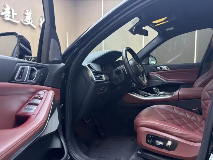 BMW X5 2022 Model xDrive 40Li M Sports Set – фото 8