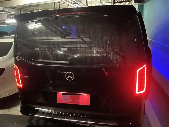 Viano 2023 Model 2.0T Elite Edition 7 seat – фото 2