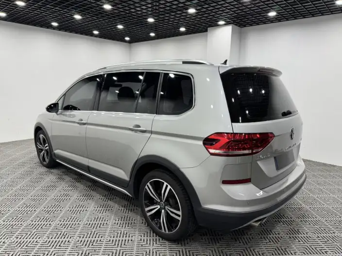 Volkswagen Touran L 2021 Model 280TSI DSG Extension Edition 7 seat – фото 4