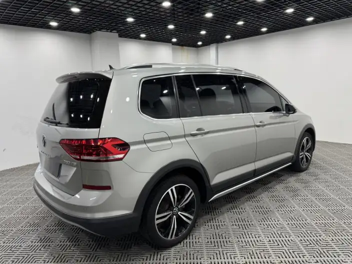 Volkswagen Touran L 2021 Model 280TSI DSG Extension Edition 7 seat – фото 6