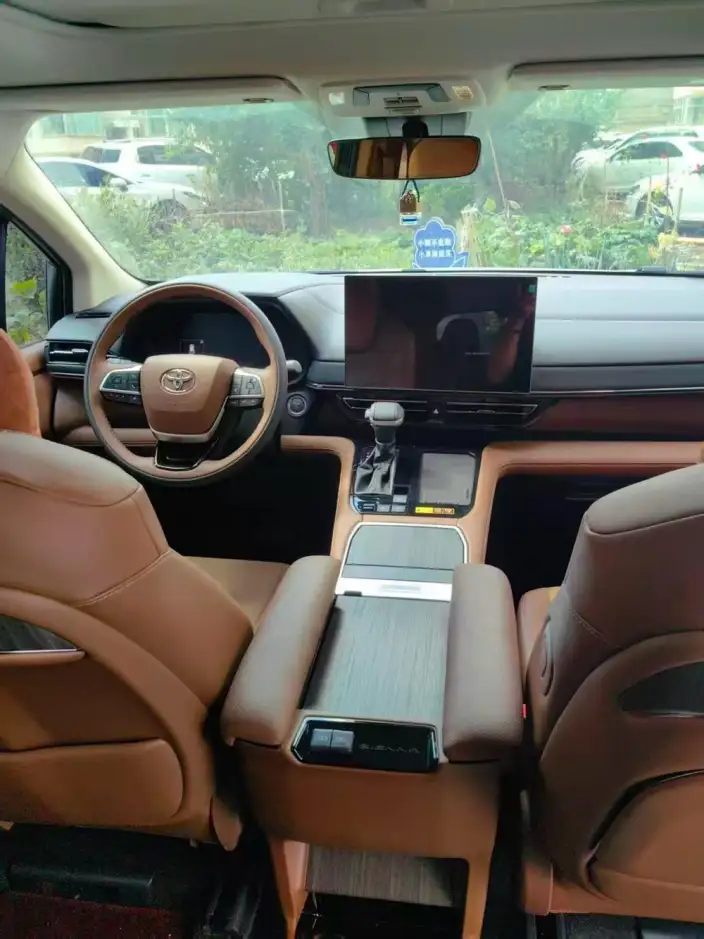 Toyota Sienna 2027 Model Hybrid 2.5L 4WD Premium Edition – фото 3
