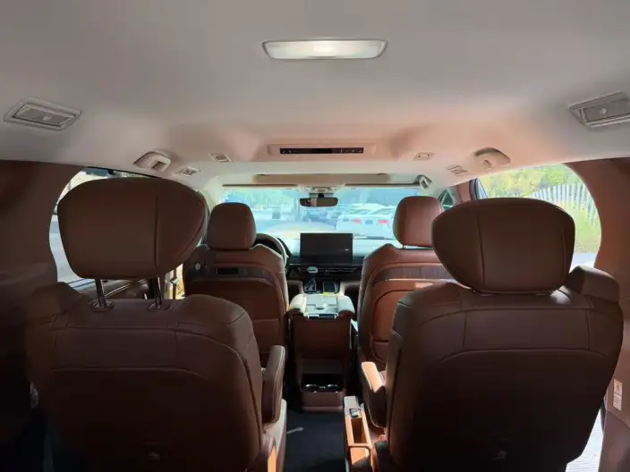 Toyota Sienna 2027 Model Hybrid 2.5L 4WD Premium Edition – фото 4