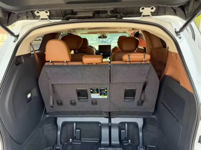 Toyota Sienna 2027 Model Hybrid 2.5L 4WD Premium Edition – фото 10