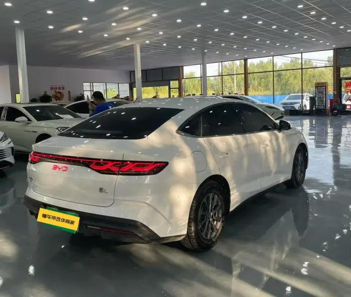 QinL DM 2024 Model DM-i 80KM Leading Model – фото 6