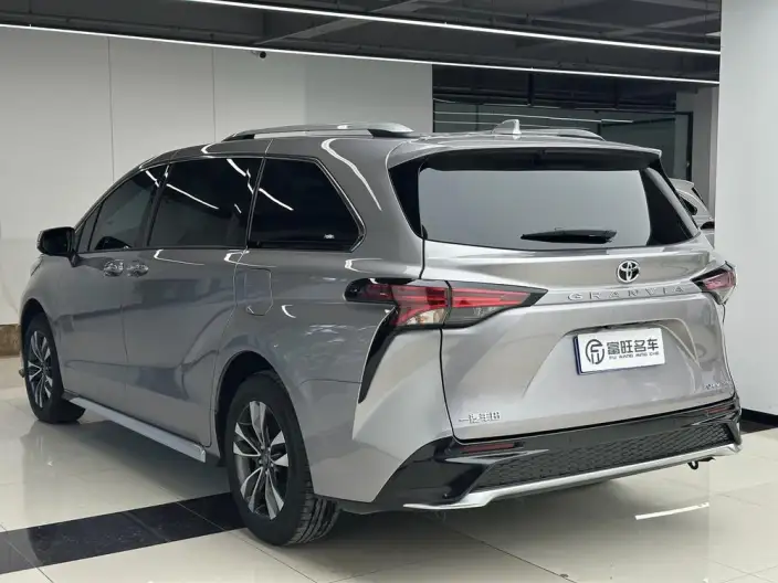 Granvia 2026 Model Intelligent Hybrid 2.5L 4WD Noble PLUS Edition – фото 4