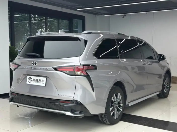 Granvia 2026 Model Intelligent Hybrid 2.5L 4WD Noble PLUS Edition – фото 6