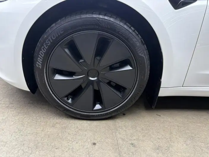 Model 3 2025 Model Facelift Rear-wheel drive version – фото 7