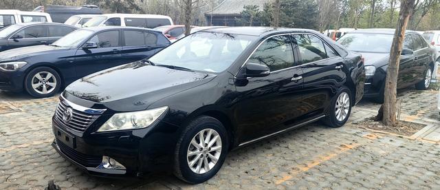 Toyota Camry 2013 2.5G Comfort – фото 2
