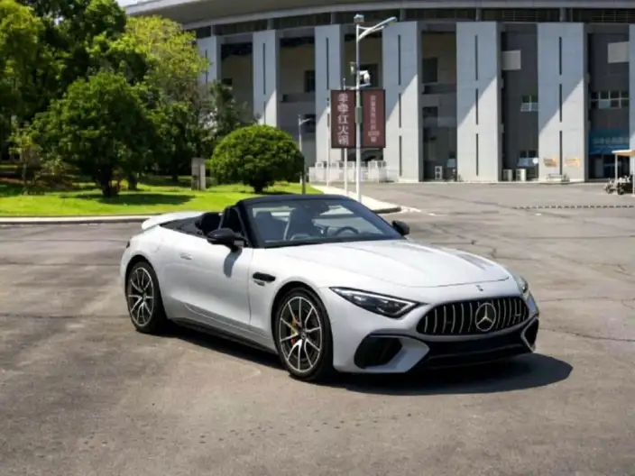Mercedes-Benz SL-Class AMG 2024 Model AMG SL 63 4MATIC+ – фото 2