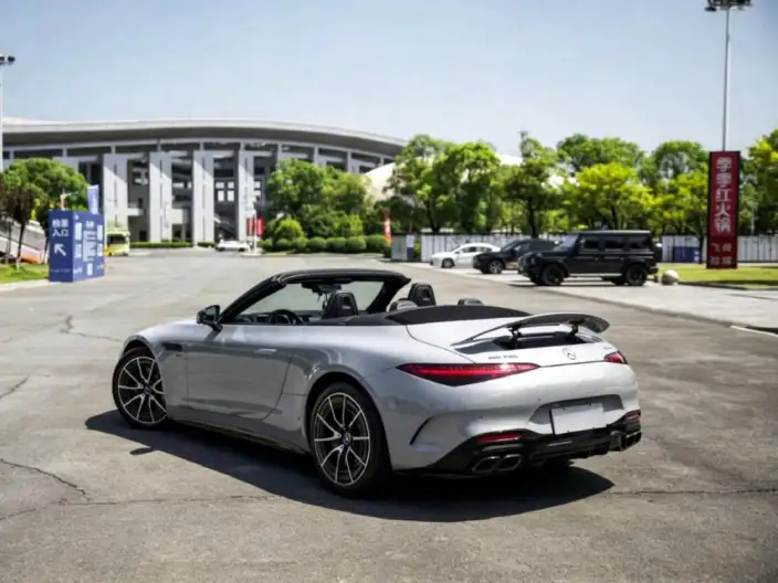 Mercedes-Benz SL-Class AMG 2024 Model AMG SL 63 4MATIC+ – фото 3