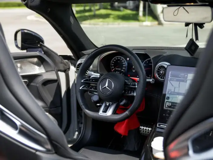 Mercedes-Benz SL-Class AMG 2024 Model AMG SL 63 4MATIC+ – фото 7