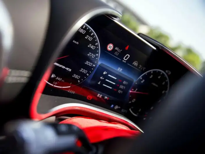 Mercedes-Benz SL-Class AMG 2024 Model AMG SL 63 4MATIC+ – фото 8