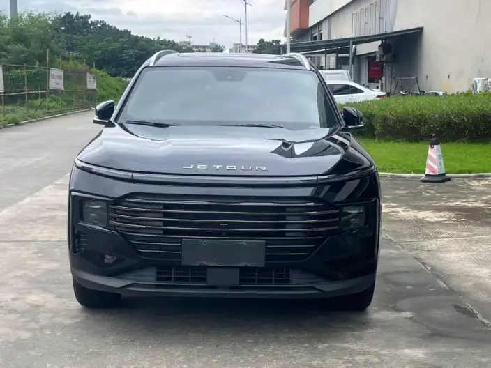 Jetour X70 PLUS 2025 Model 1.5T 6DCT Deluxe Edition 5 seat – фото 2
