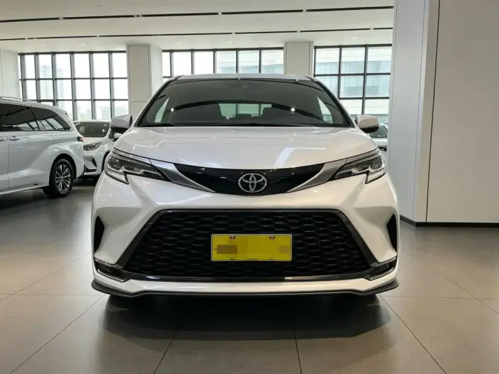 Granvia 2024 Model Intelligent Hybrid 2.5L 4WD Noble PLUS Edition – фото 2