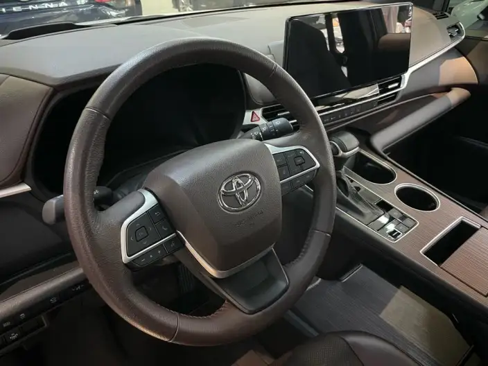 Granvia 2024 Model Intelligent Hybrid 2.5L 4WD Noble PLUS Edition – фото 7