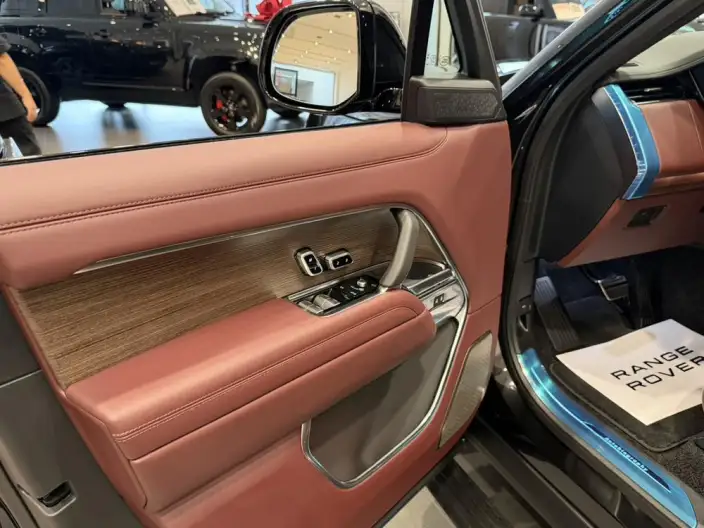 Range Rover 2026 Model 3.0 L6 400PS AB Long axis Edition – фото 9