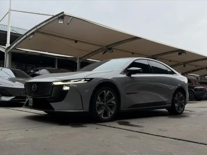 **Mazda EZ-6** 2024 Model Extended Range 200 – фото 1