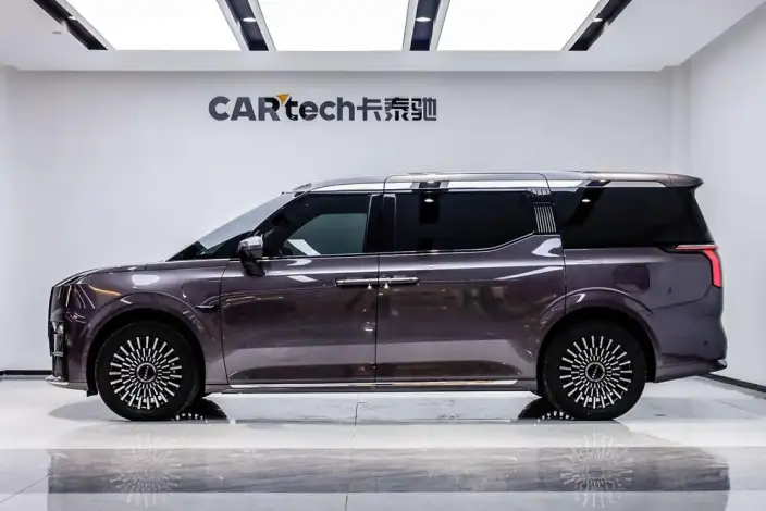 ZEEKR 009 2024 Model VI seat Executive Edition 4WD 108kWh – фото 3