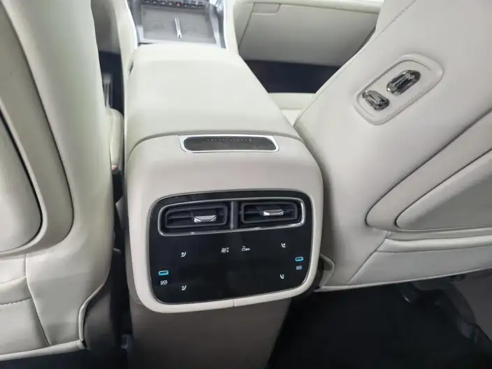 Denza N8L DM 2025 Model Flagship Model – фото 10