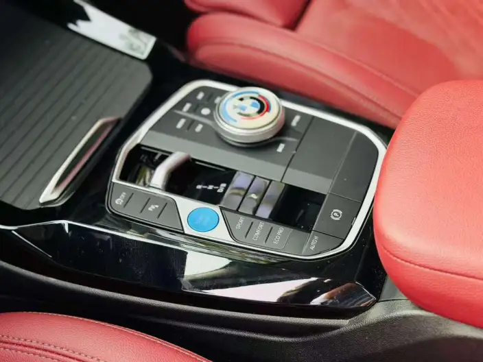BMW iX3 2023 Model Leading Model – фото 8