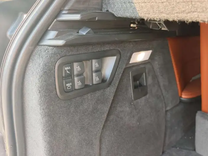 BMW X7 2023 Model xDrive40i Exclusive Model M Sports Set – фото 9