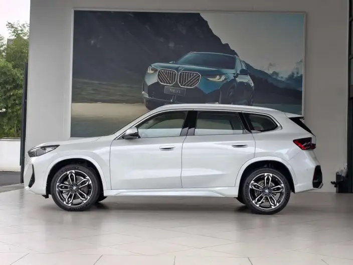 BMW X1 2026 Model sDrive25Li M Sports Set – фото 3