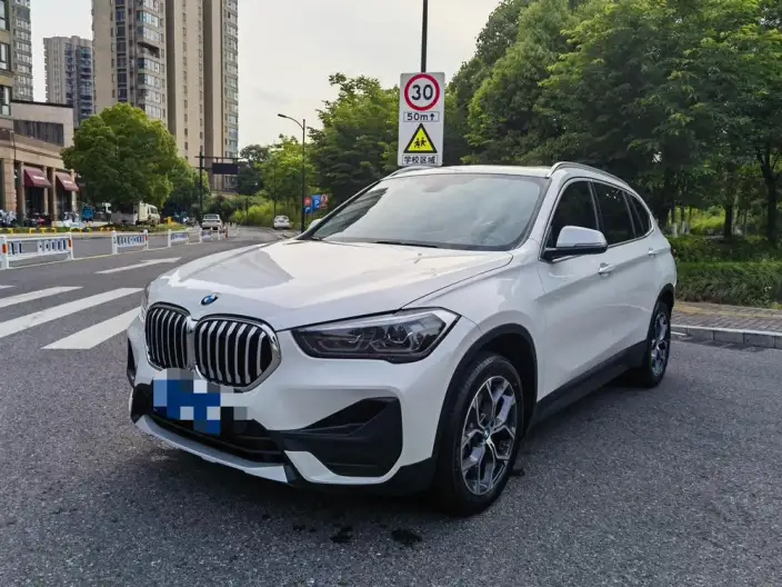 BMW X1 2022 Model sDrive25Li Leading Model – фото 1