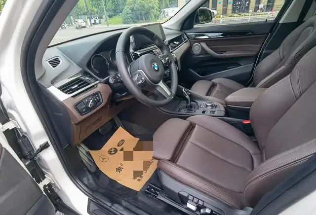 BMW X1 2022 Model sDrive25Li Leading Model – фото 9