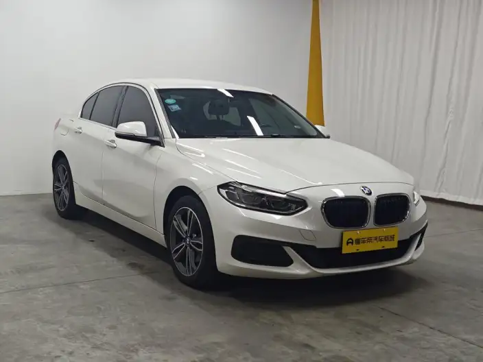 BMW 1 Series 2020 Model 120i Fashion Model – фото 3