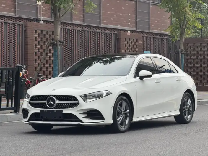 Mercedes-Benz A-class 2022 Model A 180 L Sports sedan – фото 1