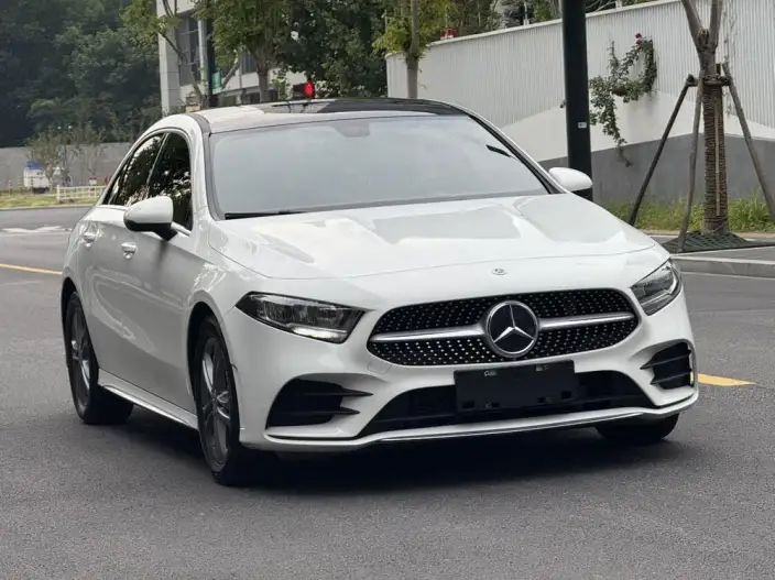 Mercedes-Benz A-class 2022 Model A 180 L Sports sedan – фото 3
