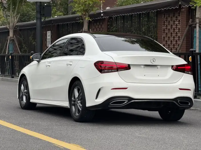 Mercedes-Benz A-class 2022 Model A 180 L Sports sedan – фото 4