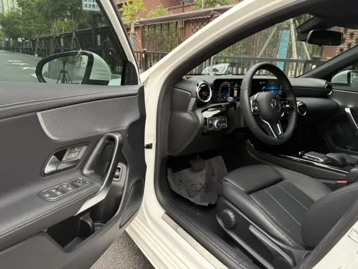 Mercedes-Benz A-class 2022 Model A 180 L Sports sedan – фото 8