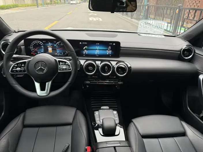 Mercedes-Benz A-class 2022 Model A 180 L Sports sedan – фото 9