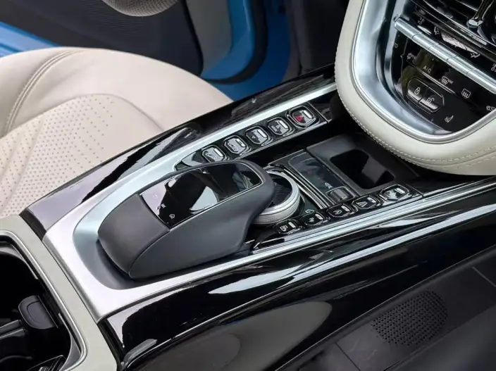 Aston Martin DBX 2023 Model 3.0T STRAIGHT SIX – фото 10