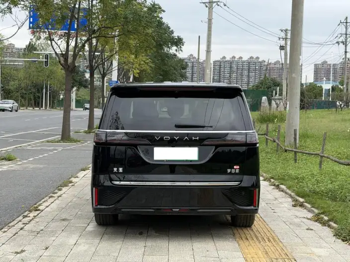VOYAH Dreamer PHEV 2027 Model Champion Edition – фото 5