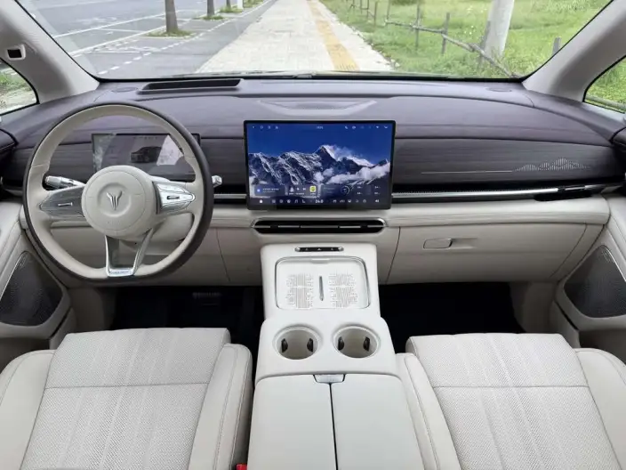 VOYAH Dreamer PHEV 2027 Model Champion Edition – фото 6