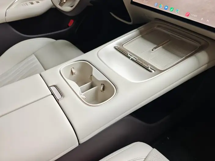 Xiaomi SU7 2026 Model 4WD Max Edition – фото 10