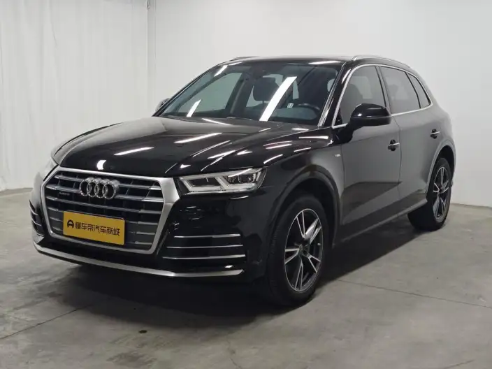 Audi Q5L 2020 Model Facelift 40 TFSI Rong Xiang Fashion Model – фото 1