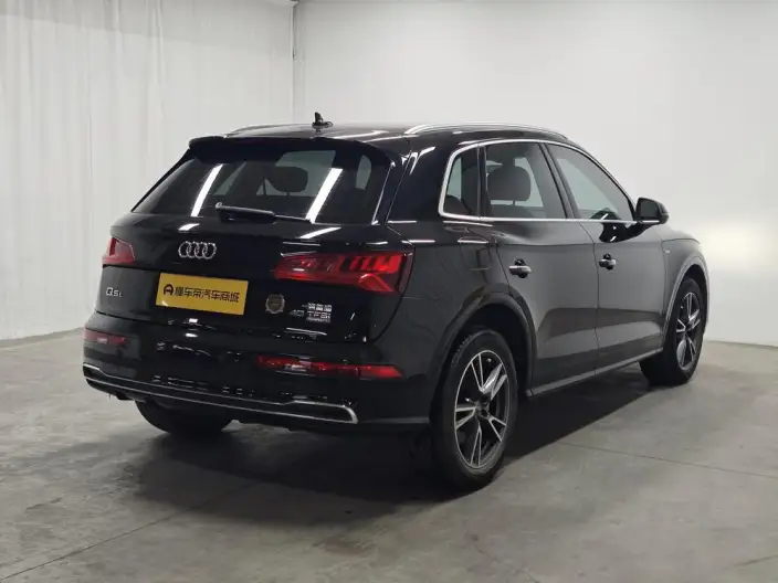 Audi Q5L 2020 Model Facelift 40 TFSI Rong Xiang Fashion Model – фото 7
