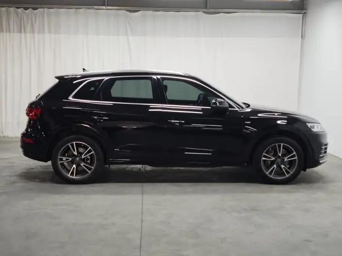 Audi Q5L 2020 Model Facelift 40 TFSI Rong Xiang Fashion Model – фото 8