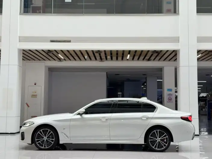 BMW 5 Series 2022 Model Facelift 530Li Leading Model M Sports Set – фото 4